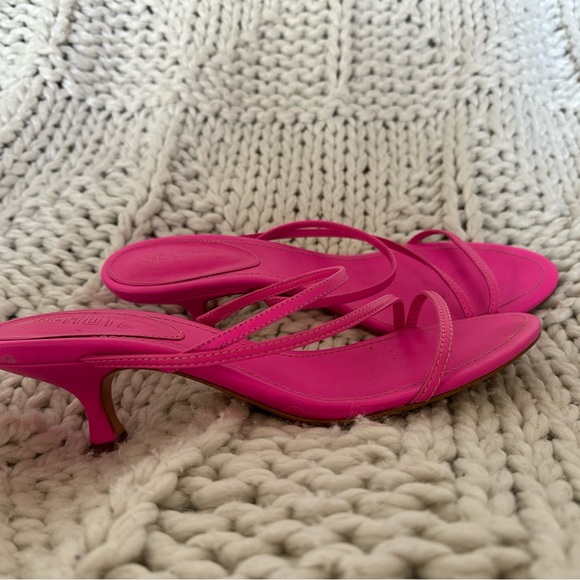 🩷🩷 hot pink/Barbie pink strappy kitten Schutz heels 8.5 🩷🩷 - Picture 3 of 6
